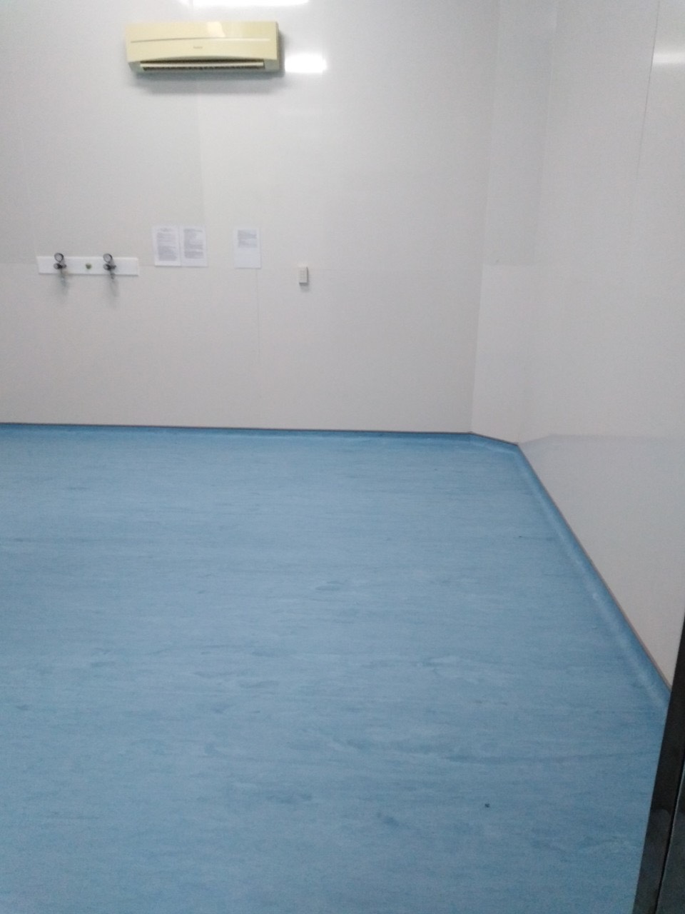 Thi Công Sàn Vinyl Kháng Khuẩn Uy Tín - Vinyl Huyền Phát