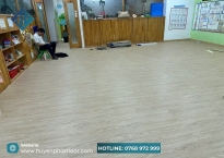 Thi Công Sàn Cuộn Vinyl Vân Gỗ – Giải Pháp Lót Sàn Bền Đẹp Cho Trường Học, Văn Phòng