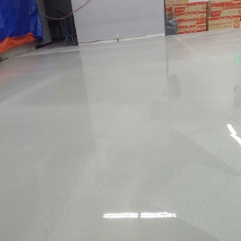 Thi Công Vữa Tự Phẳng Và Sàn Vinyl Kháng Khuẩn
