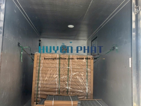 Thi Công Sàn Nâng Kỹ Thuật HPL Cho Phòng Server – Giải Pháp Hạ Tầng Hiện Đại Từ Huyền Phát Floor