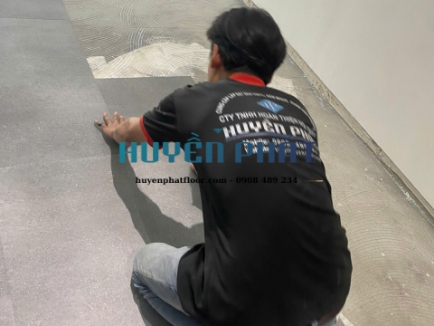 Thi Công Sàn/Sàn Nâng Vinyl ESD Chống Tĩnh Điện – Giải Pháp Bảo Vệ An Toàn Cho Phòng Máy