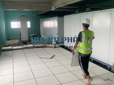 Thi Công Sàn/Sàn Nâng Vinyl ESD Chống Tĩnh Điện – Giải Pháp Bảo Vệ An Toàn Cho Phòng Máy
