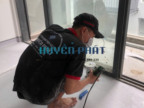 Thi Công Sàn Vinyl Kháng Khuẩn Cho Phòng Tập Gym