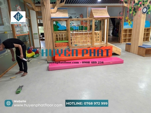Thi Công Sàn Cuộn Vinyl Cho Trường Mầm Non Tại TP.HCM – Giải Pháp Sàn An Toàn Cho Trẻ Em
