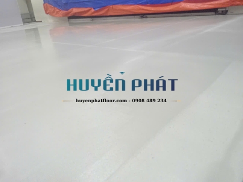 Thi Công Vữa Tự Phẳng Và Sàn Vinyl Kháng Khuẩn