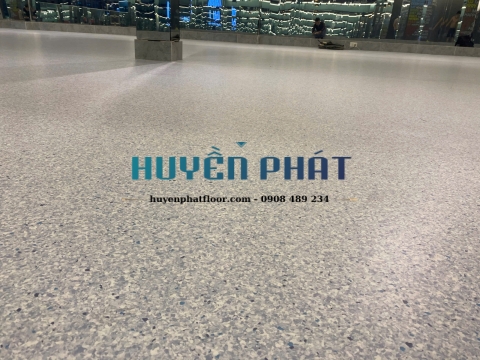 Thi Công Sàn Vinyl Kháng Khuẩn Cho Phòng Tập Gym