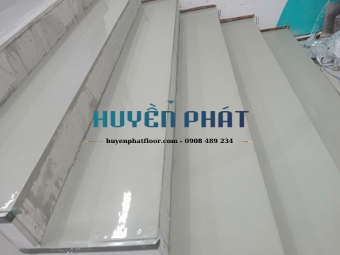 Thi Công Vữa Tự Phẳng Và Sàn Vinyl Kháng Khuẩn