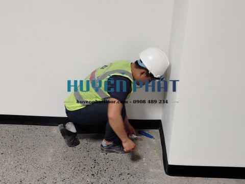 Thi Công Sàn/Sàn Nâng Vinyl ESD Chống Tĩnh Điện – Giải Pháp Bảo Vệ An Toàn Cho Phòng Máy