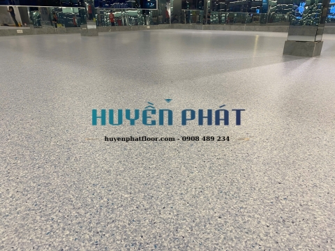 Thi Công Sàn Vinyl Kháng Khuẩn Cho Phòng Tập Gym