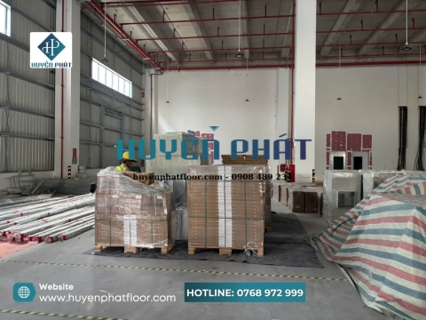 Thi Công Sàn Vinyl Chống Tĩnh Điện ESD Cho Nhà Máy, Nhà Xưởng