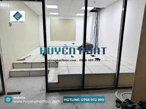Thi Công Sàn Nâng Kỹ Thuật HPL Cho Phòng Server – Giải Pháp Hạ Tầng Hiện Đại Từ Huyền Phát Floor