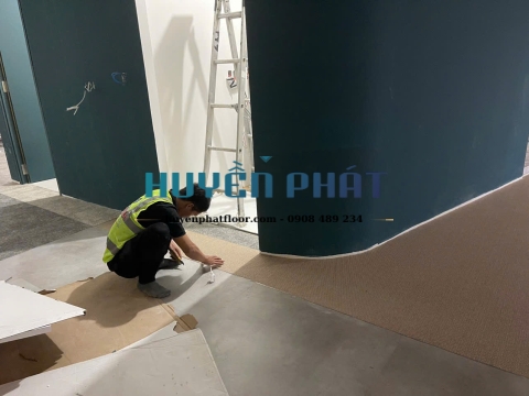 Thi Công Sàn Cuộn Vinyl Trường Quốc Tế AIS