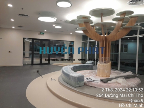 Thi Công Sàn Cuộn Vinyl Trường Quốc Tế AIS