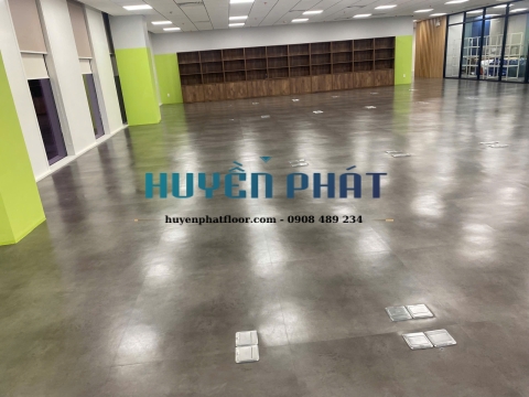 Thi Công Sàn Vinyl Tấm Cho Văn Phòng – Giải Pháp Thẩm Mỹ & Hiện Đại