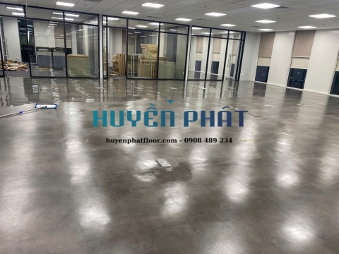 Thi Công Sàn Vinyl Tấm Cho Văn Phòng – Giải Pháp Thẩm Mỹ & Hiện Đại