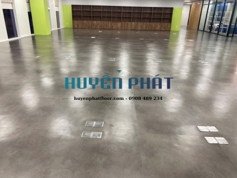 Thi Công Sàn Vinyl Tấm Cho Văn Phòng – Giải Pháp Thẩm Mỹ & Hiện Đại