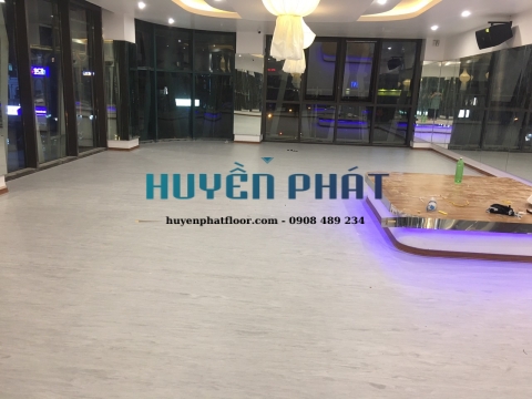 Thi Công Sàn Phòng Tập