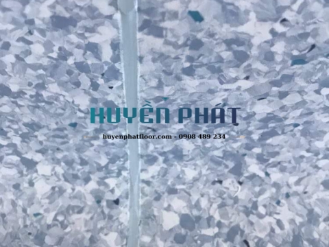 Thi Công Sàn Cuộn Vinyl Kháng Khuẩn Cho Phòng Khám Dĩ An