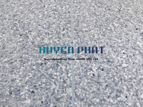 Thi Công Sàn Cuộn Vinyl Kháng Khuẩn Cho Phòng Khám Dĩ An