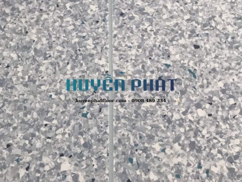 Thi Công Sàn Cuộn Vinyl Kháng Khuẩn Cho Phòng Khám Dĩ An